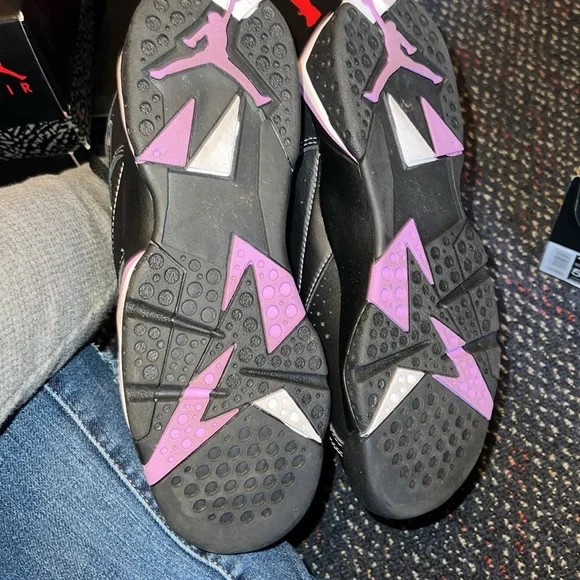 Barely Grape Jordan 7’s - Picture 2 of 4